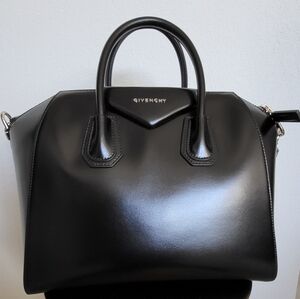 Givenchy Medium Antigona Bag in Box Leather - NWT